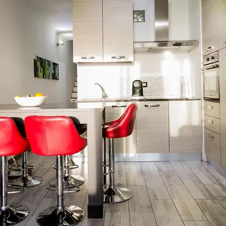 204 Atalaya 2 Bedrooms, Sea View, Private Parking דירה