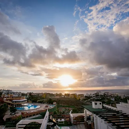 公寓 204 Atalaya 2 Bedrooms, Sea View, Private Parking 阿德耶